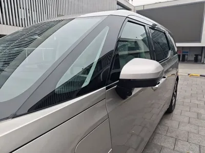 Volvo EM90