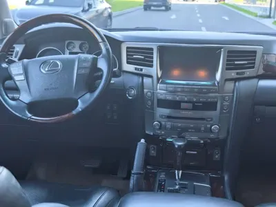 Lexus LX
