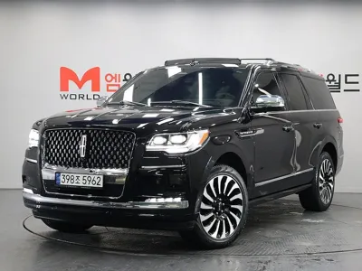 Lincoln Navigator