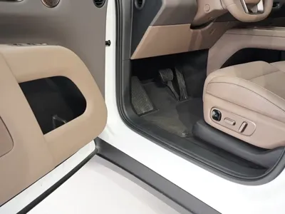 Li Auto 理想i8