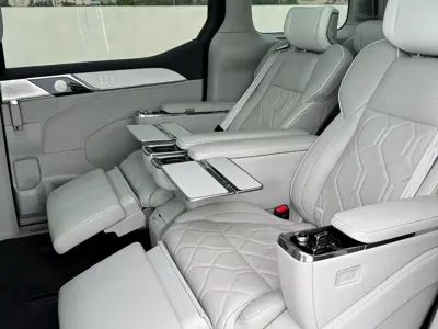Volvo EM90