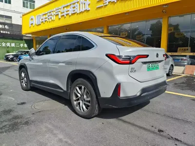 Nio EC6