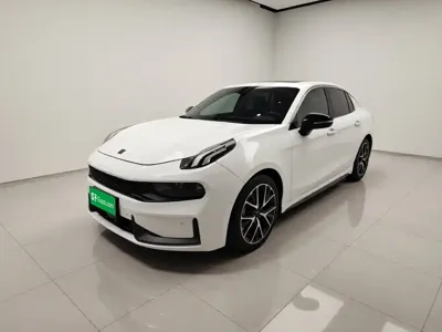 Lynk & Co 03