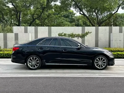 Toyota Reiz