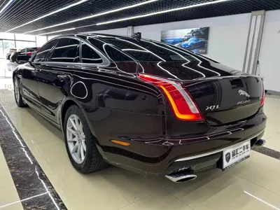 Jaguar XJ