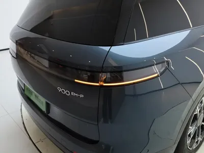 Lynk & Co 领克900