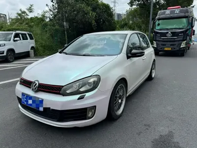 Volkswagen Golf GTI