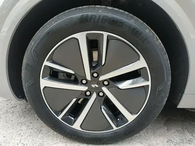 Li Auto L6