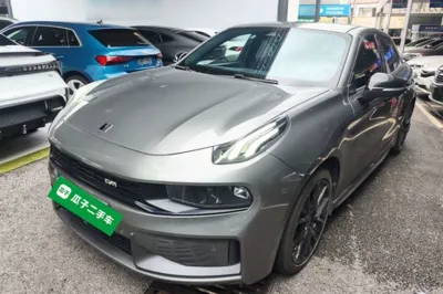 Lynk & Co 03
