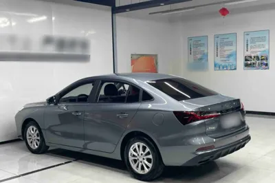 Roewe i5