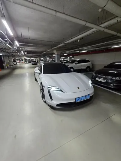 Porsche Taycan