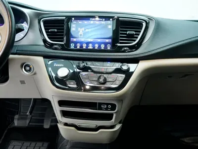 Chrysler Grand Voyager PHEV (Import)