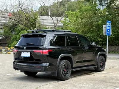 Toyota Sequoia