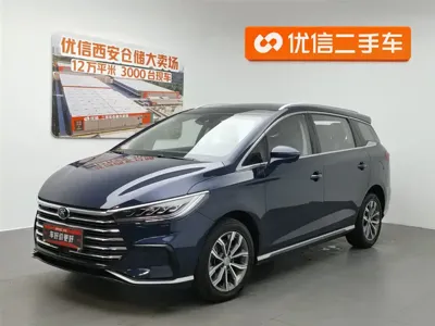 BYD MAX