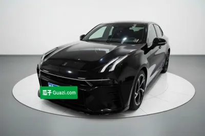 Lynk & Co 03