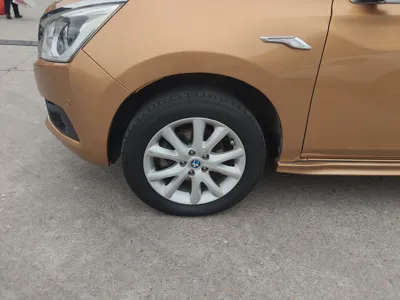 Venucia T70