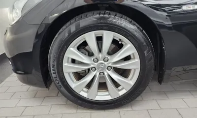 Infiniti M