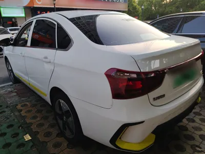 Dongfeng Aeolus E70