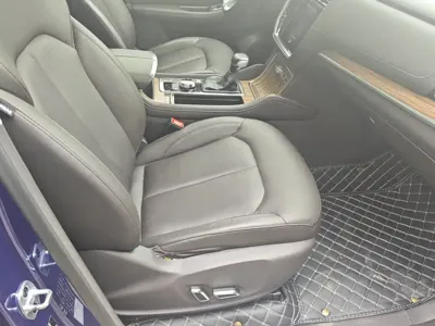 Roewe RX8