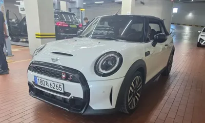 MINI Cooper Convertible