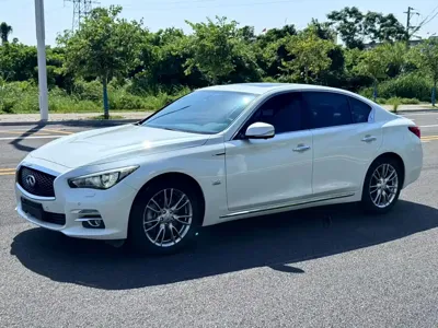 Infiniti Q50L