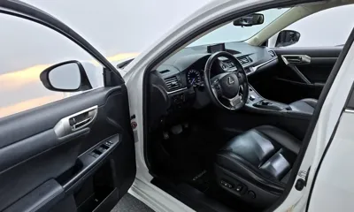 Lexus CT200h