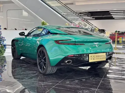 Aston Martin DB11