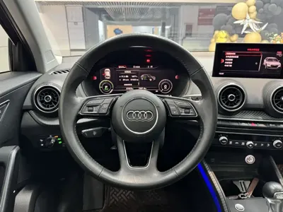 Audi Q2L e-tron