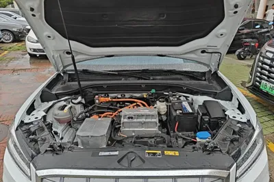 Audi Q2L e-tron