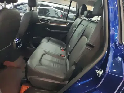 Roewe RX8