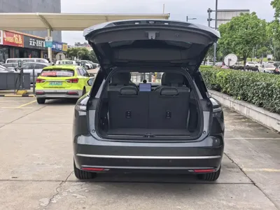 Nio ES8