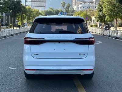 BYD MAX