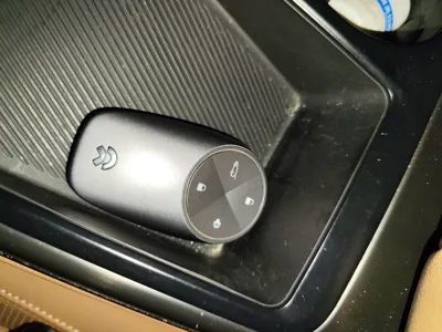 Nio ES8