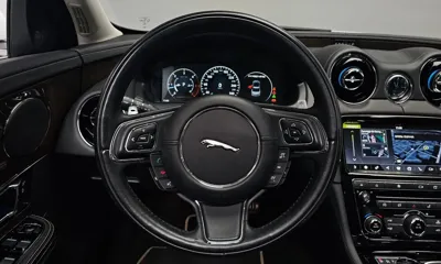 Jaguar XJ