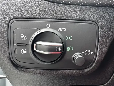 Audi Q2L e-tron
