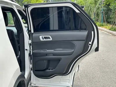 Ford Explorer (Import)