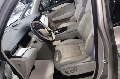 Volvo EM90