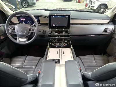 Lincoln Navigator
