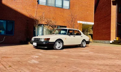 Saab 900