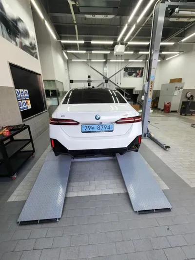 BMW i5