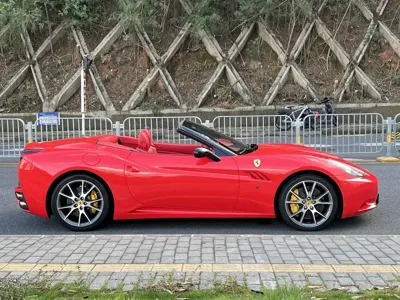 Ferrari California T