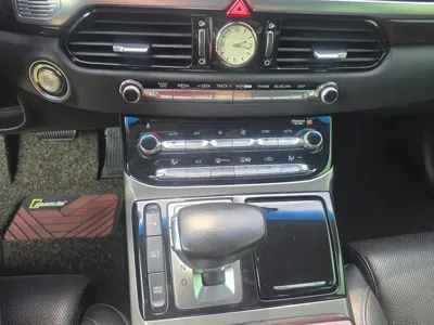 Genesis EQ900