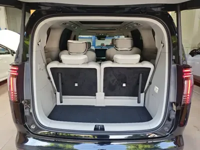 Volvo EM90