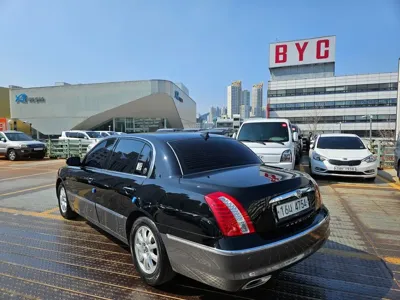 Kia Opirus