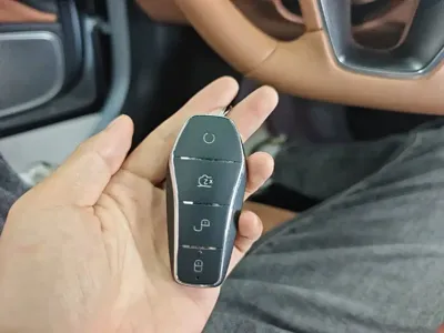 BYD 汉L