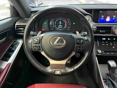 Lexus IS