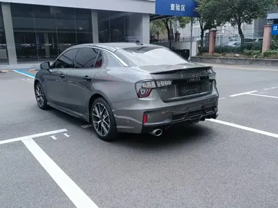 Lynk & Co 03