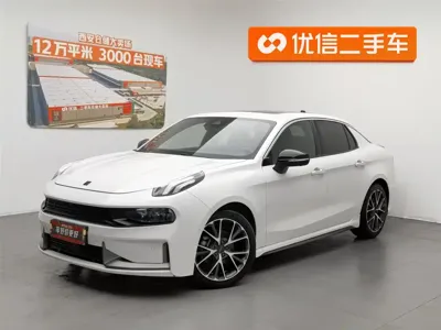 Lynk & Co 03