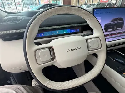 Lynk & Co 领克900