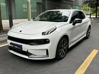Lynk & Co 03